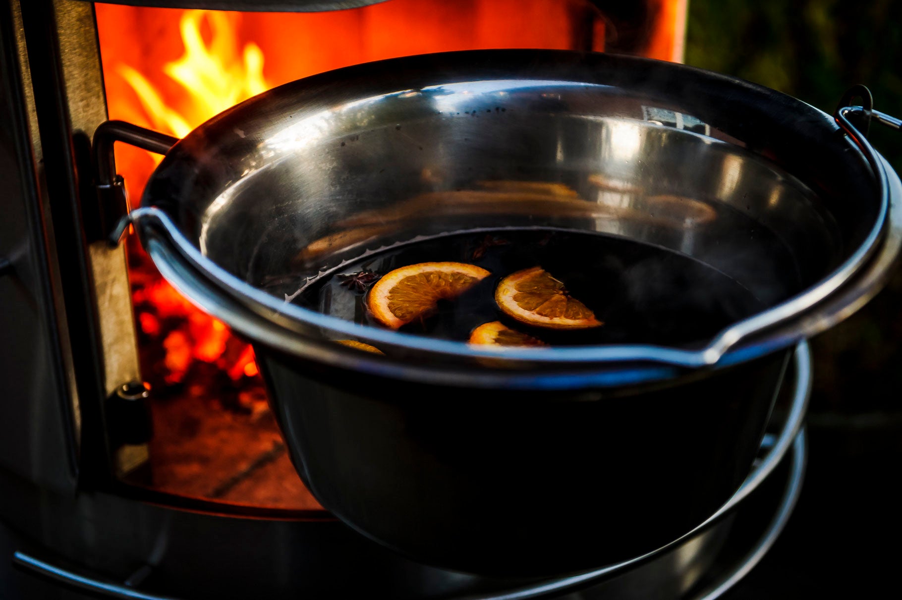 Topf aus Edelstahl für Terrassen-Grillkamin