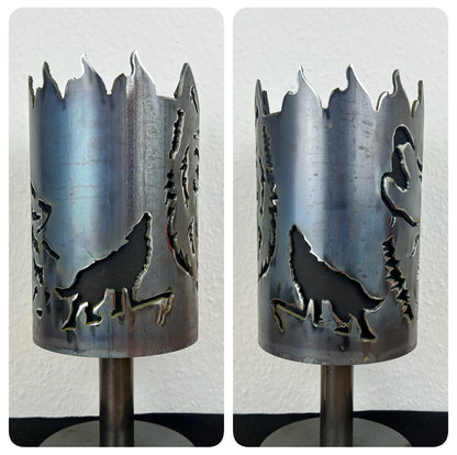 Gartenfackel – Wolfskopf_1 mit Wolf heulend