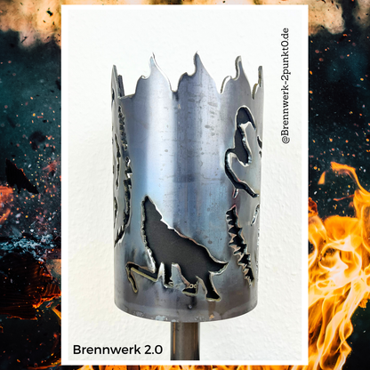 Gartenfackel – Wolfskopf_1 mit Wolf heulend